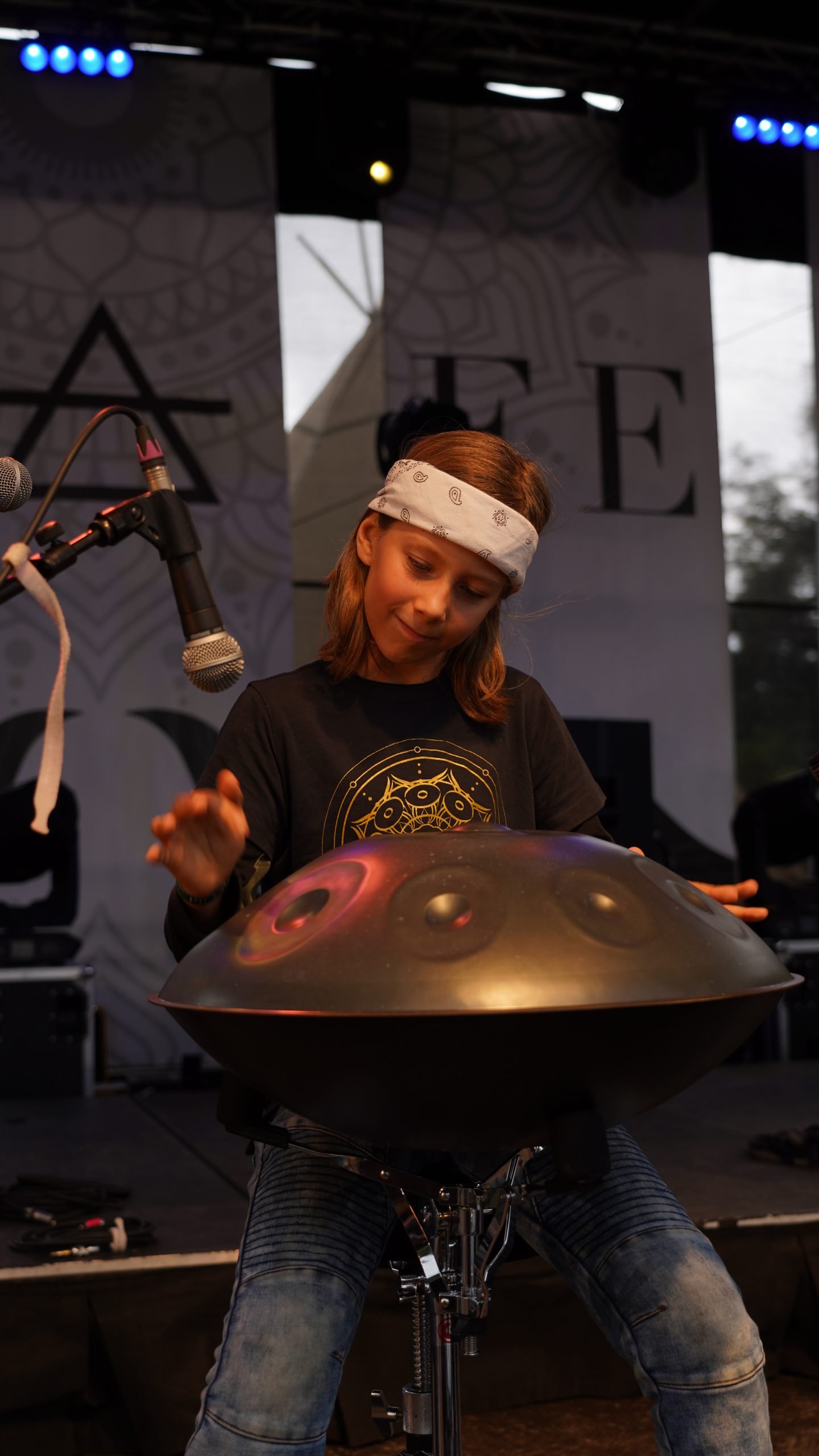 Sunni Holden – Handpan Musician